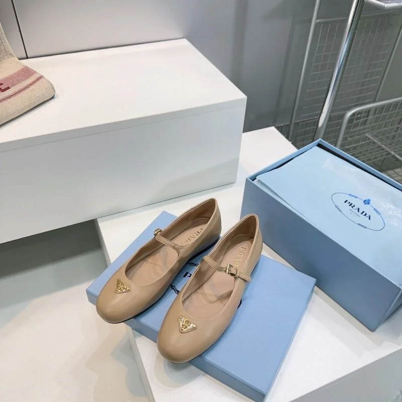 Youthful Prada Flat Shoes 34883