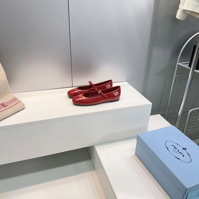 Prada Flat Shoes Popular 34868