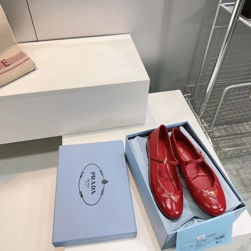 Prada Flat Shoes Popular 34868