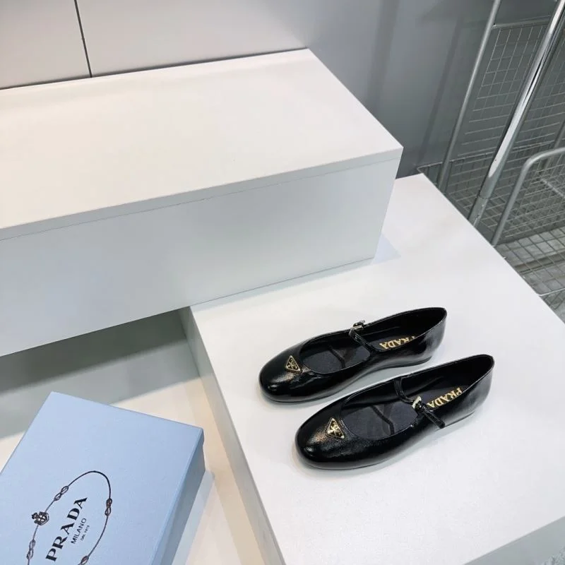 Attractive Prada Flat Shoes 34857