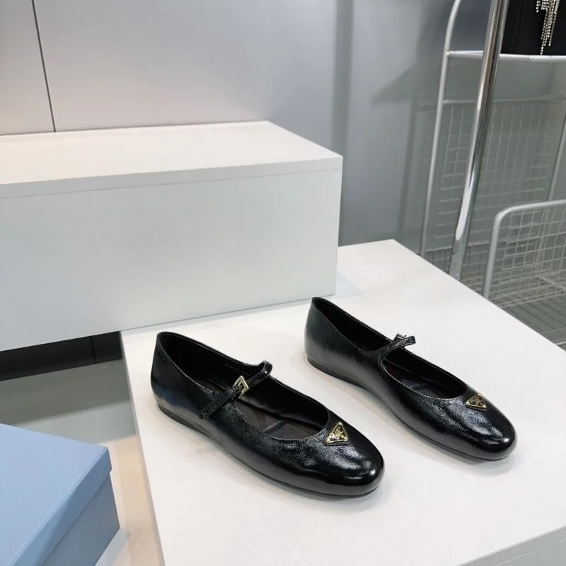 Attractive Prada Flat Shoes 34857