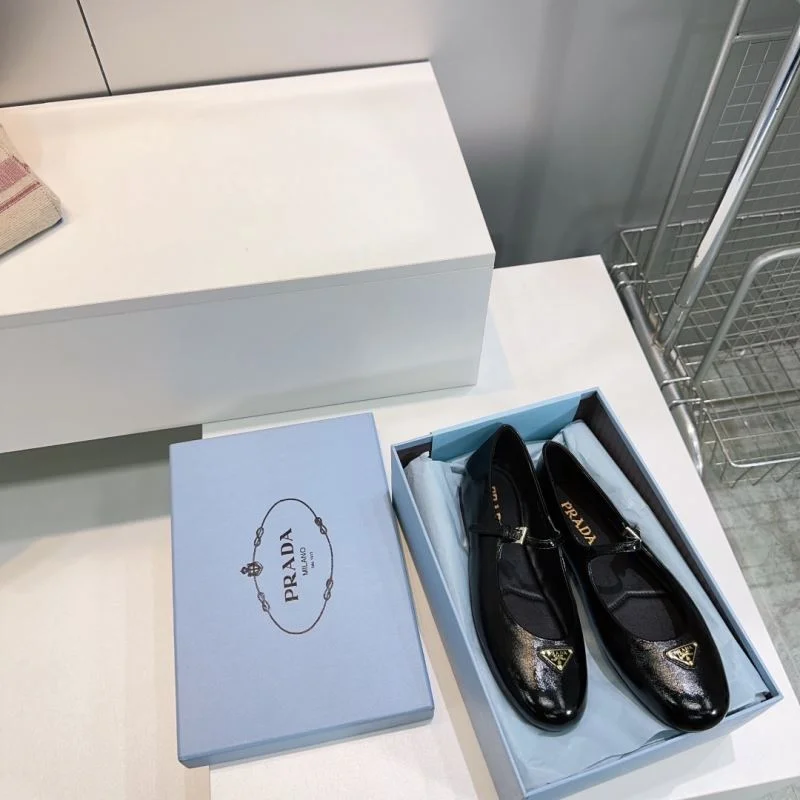 Attractive Prada Flat Shoes 34857