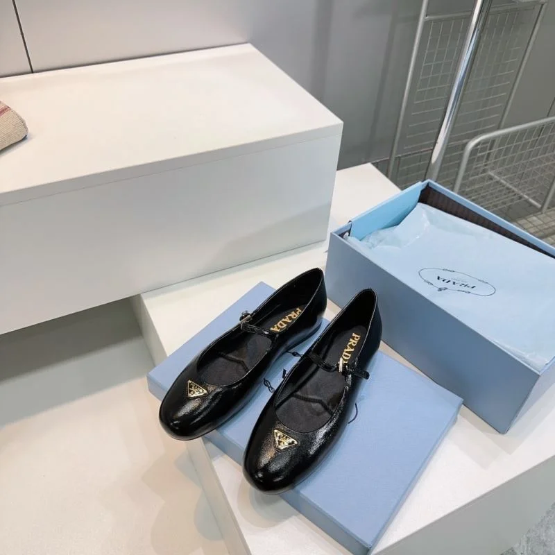 Attractive Prada Flat Shoes 34857