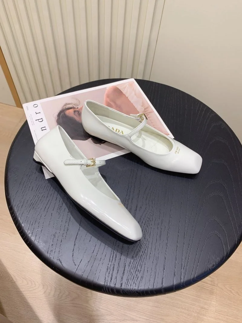 Prada Flat Shoes Bright 34257
