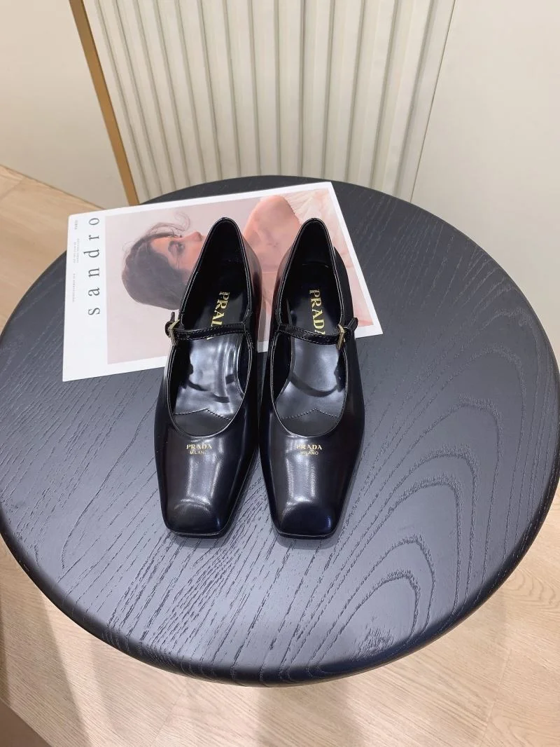 Prada Flat Shoes Snug 34247