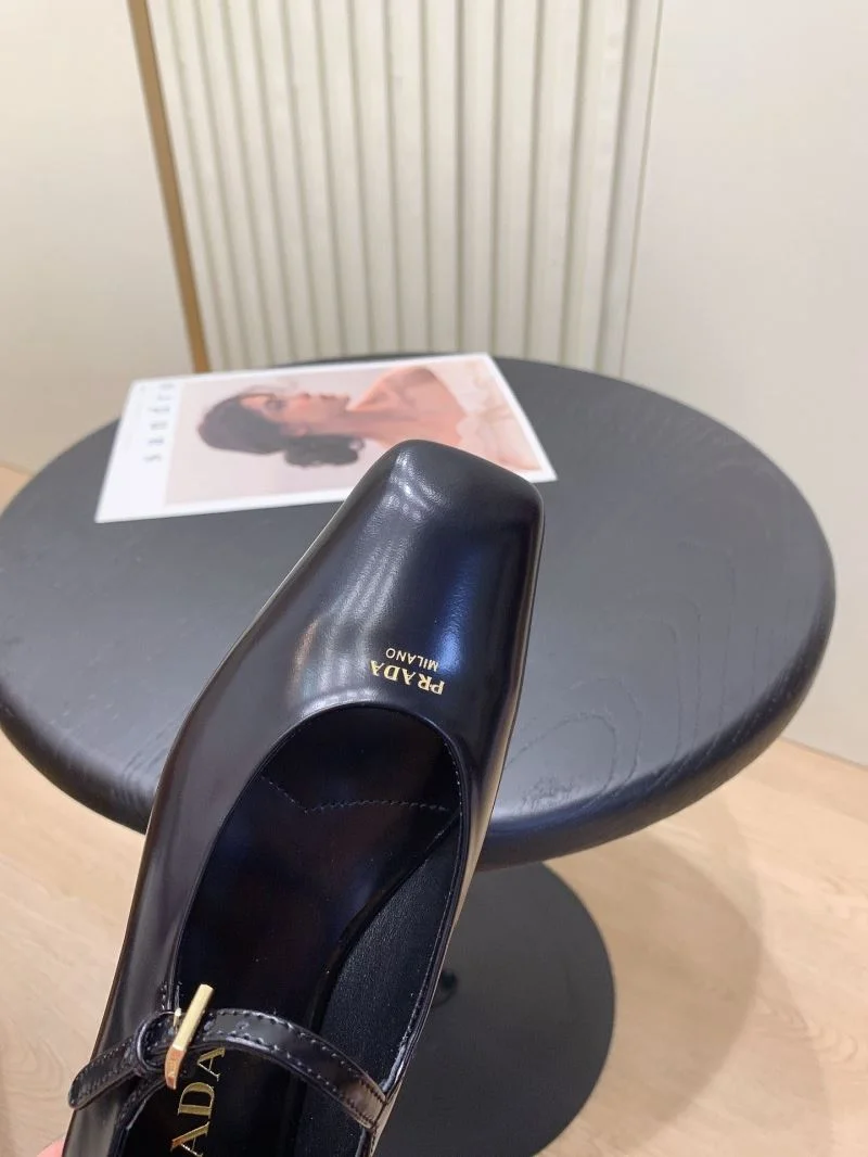 Prada Flat Shoes Snug 34247