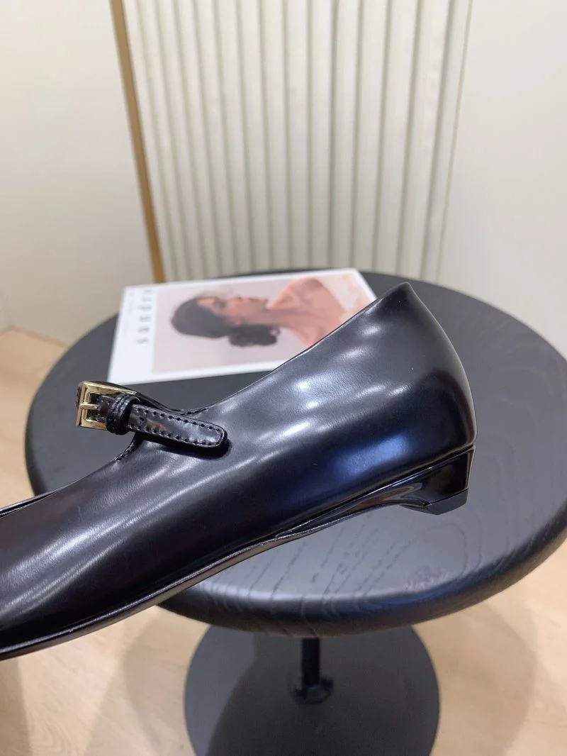 Prada Flat Shoes Snug 34247