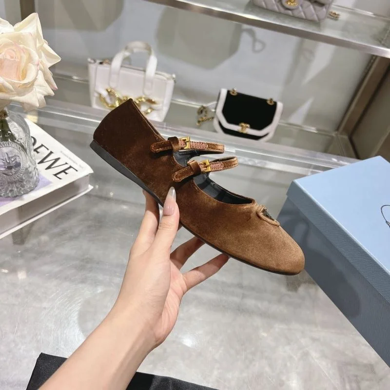Prada Flat Shoes MoistureWicking 34236