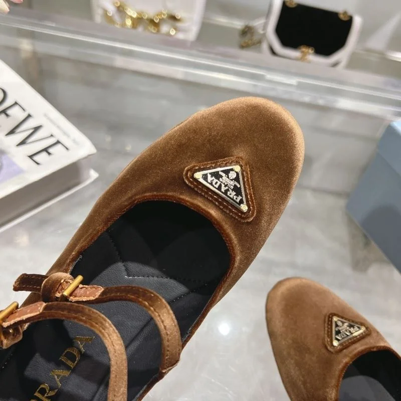 Prada Flat Shoes MoistureWicking 34236