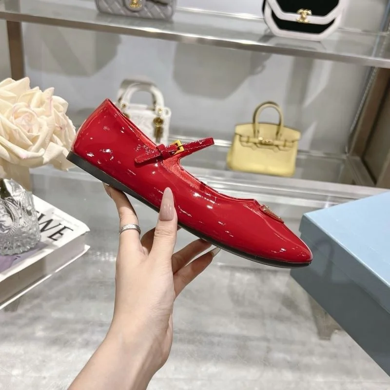 Prada Flat Shoes Sleek 34239