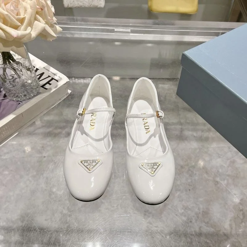 Durable Prada Flat Shoes 34234