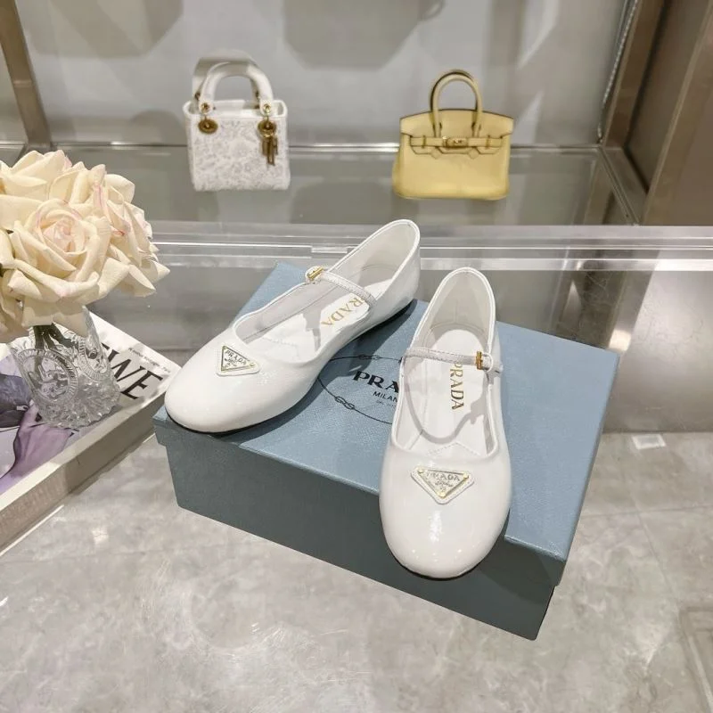 Durable Prada Flat Shoes 34234