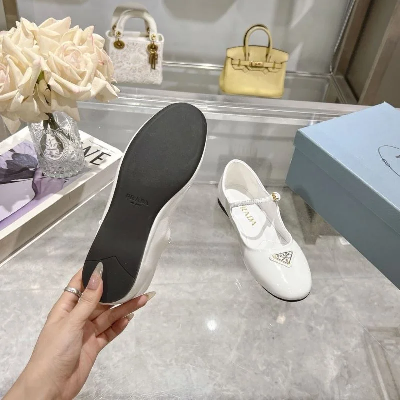 Durable Prada Flat Shoes 34234