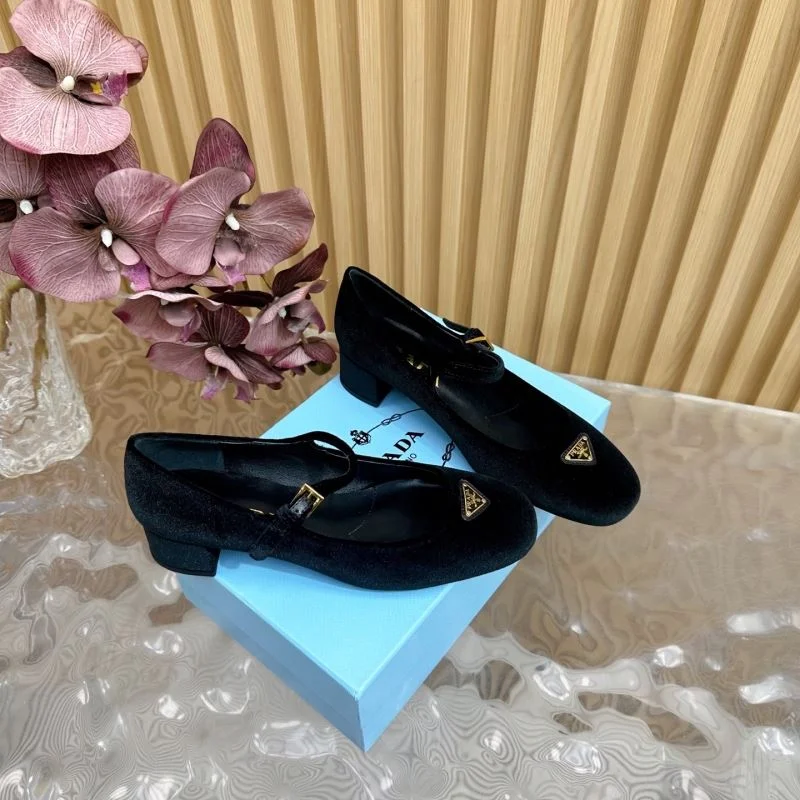 WaterResistant Prada Heeled Shoes 35179