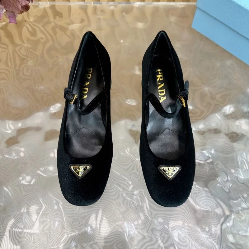 WaterResistant Prada Heeled Shoes 35179