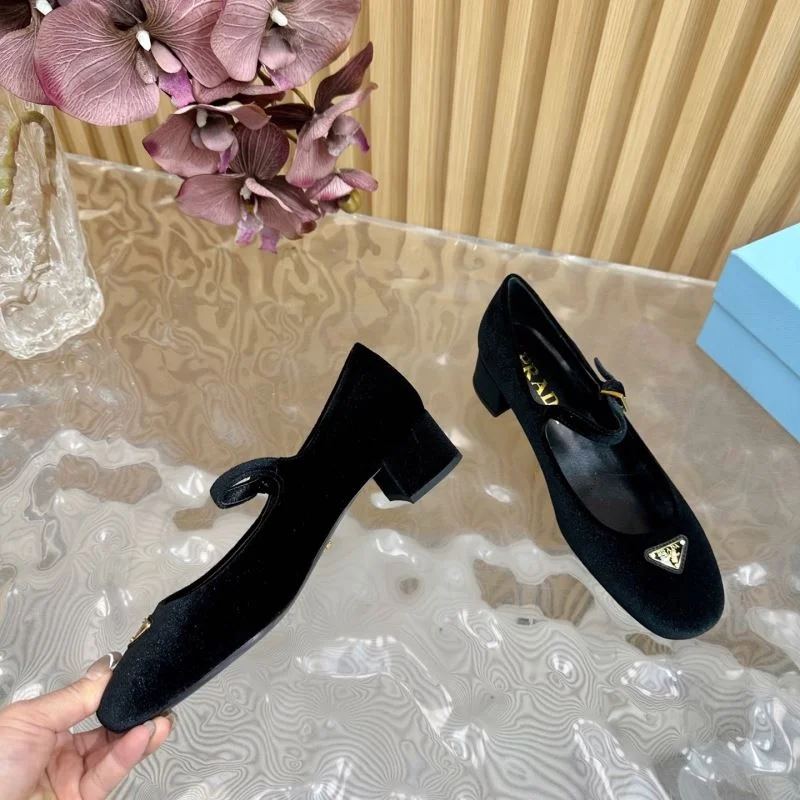 WaterResistant Prada Heeled Shoes 35179