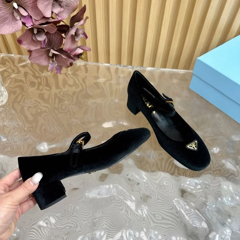 WaterResistant Prada Heeled Shoes 35179