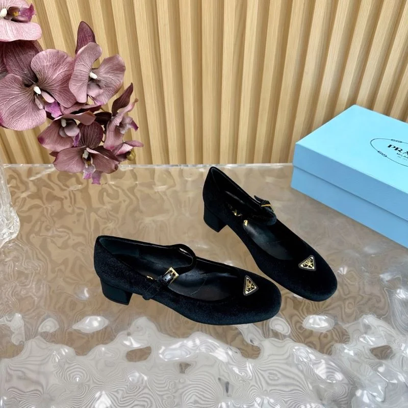 WaterResistant Prada Heeled Shoes 35179