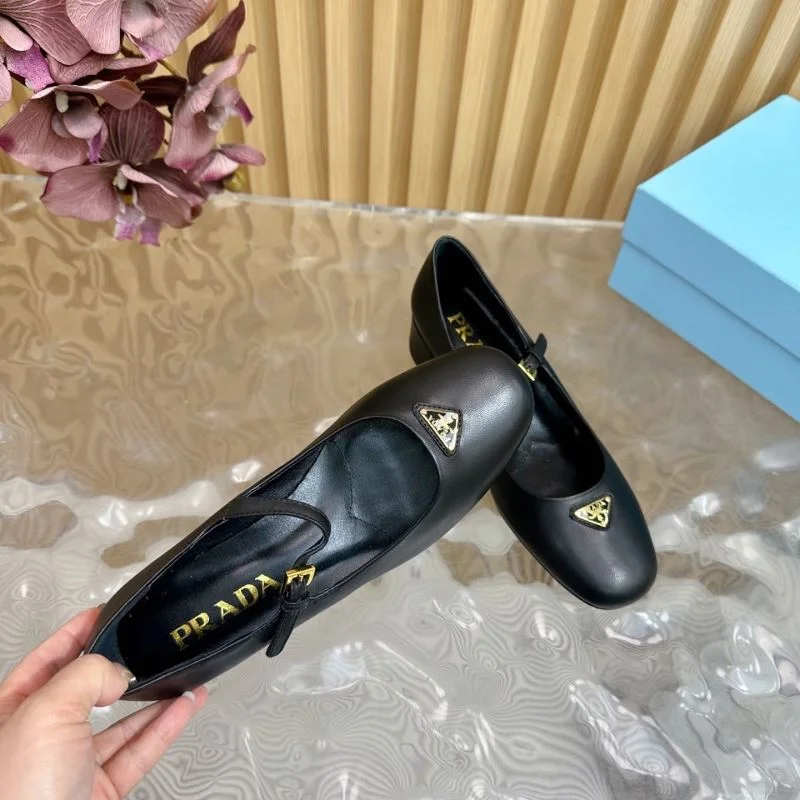 SoftTouch Prada Heeled Shoes 35178