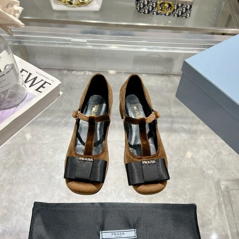 Prada Heeled Shoes Attractive 35176