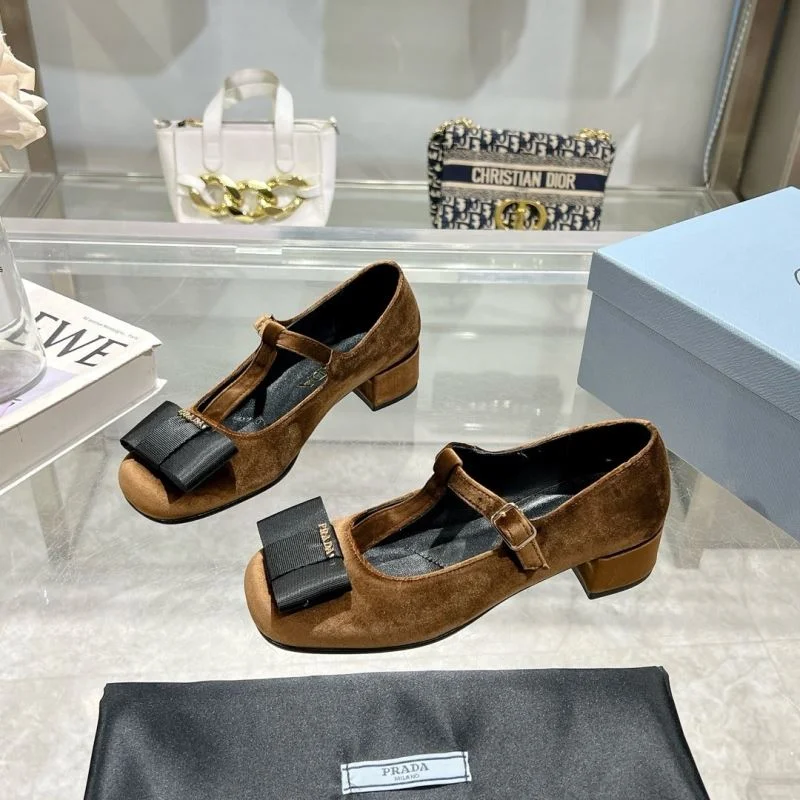 Prada Heeled Shoes Attractive 35176