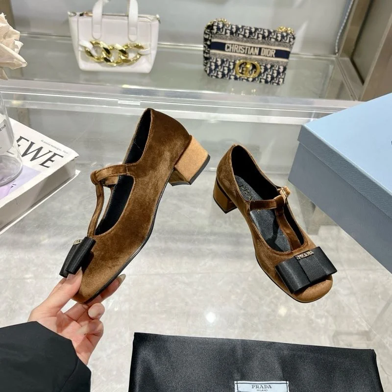 Prada Heeled Shoes Attractive 35176