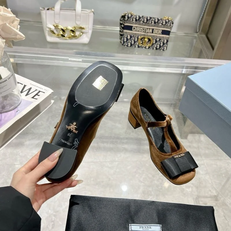 Prada Heeled Shoes Attractive 35176