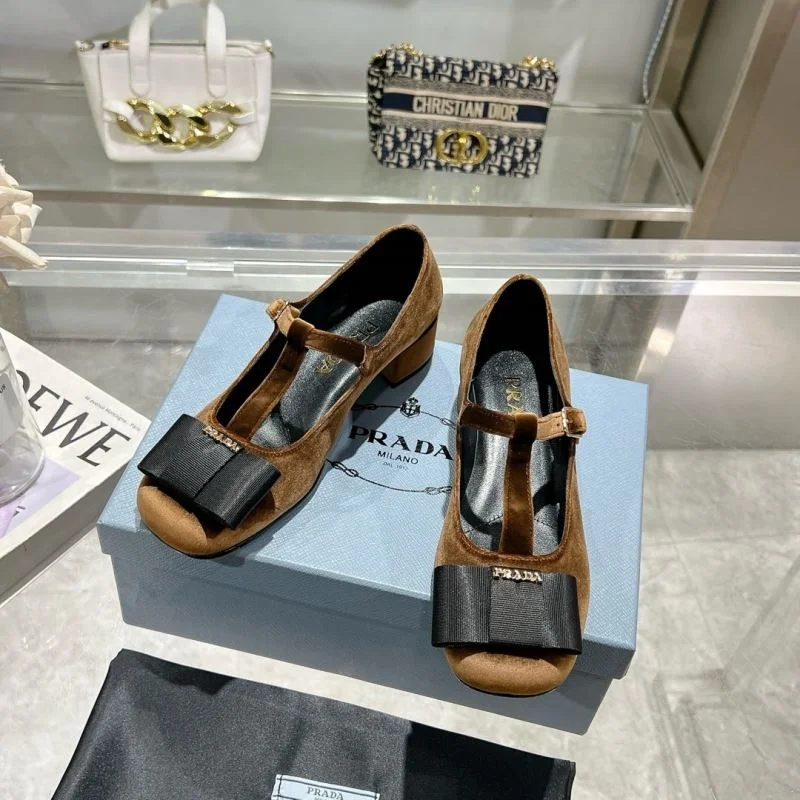 Prada Heeled Shoes Attractive 35176