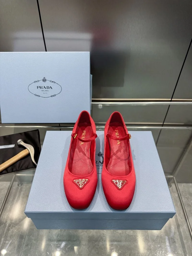 ComfortFit Prada Heeled Shoes 35175