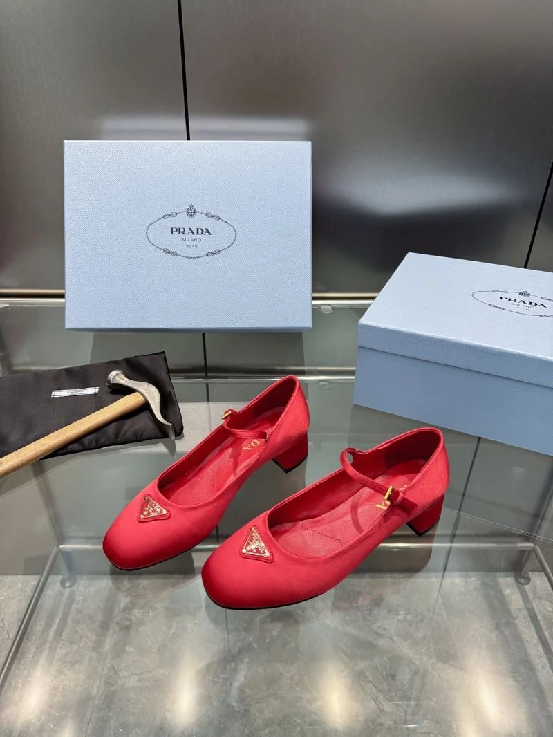 ComfortFit Prada Heeled Shoes 35175