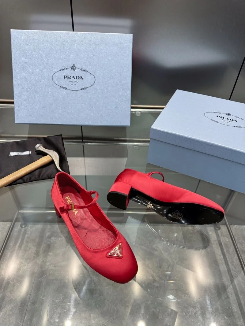 ComfortFit Prada Heeled Shoes 35175