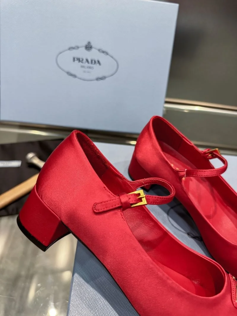 ComfortFit Prada Heeled Shoes 35175