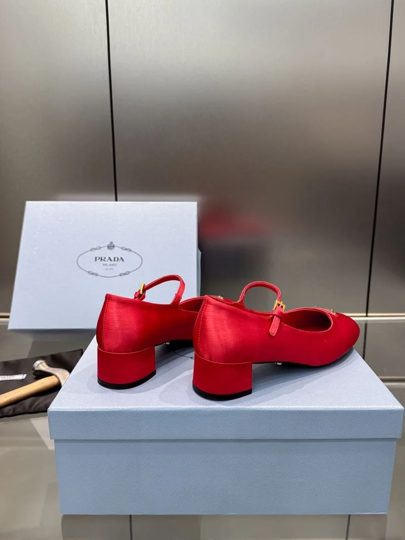 ComfortFit Prada Heeled Shoes 35175