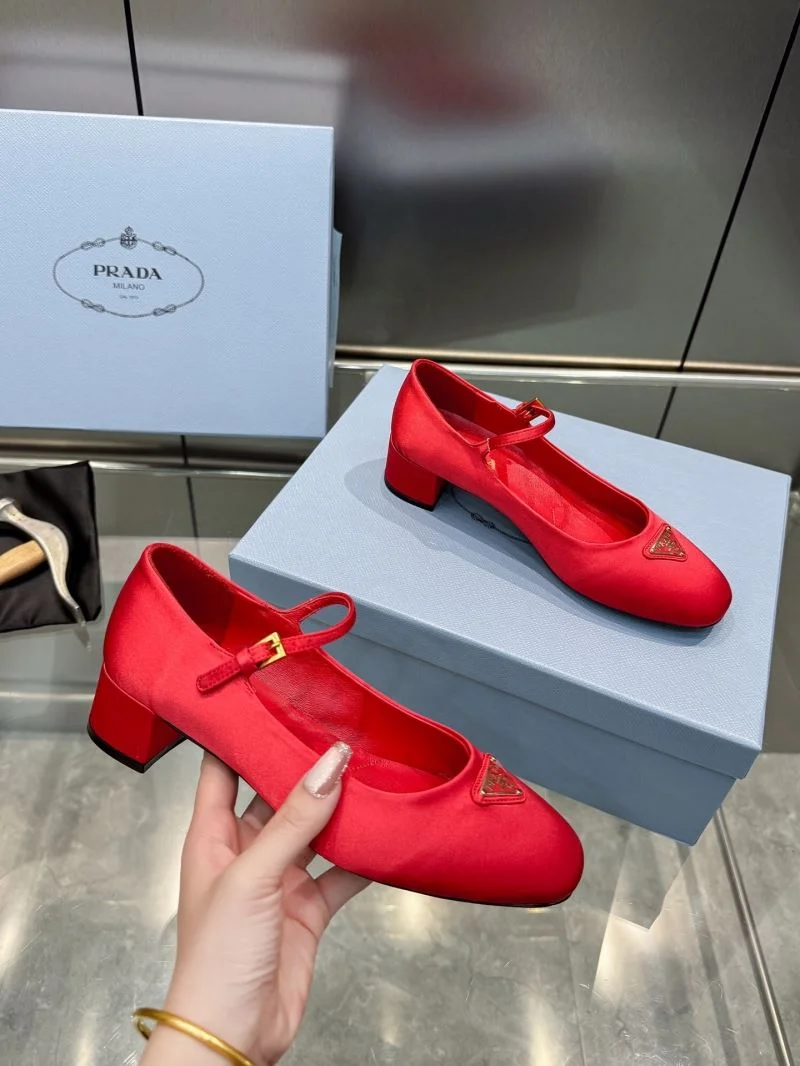 ComfortFit Prada Heeled Shoes 35175