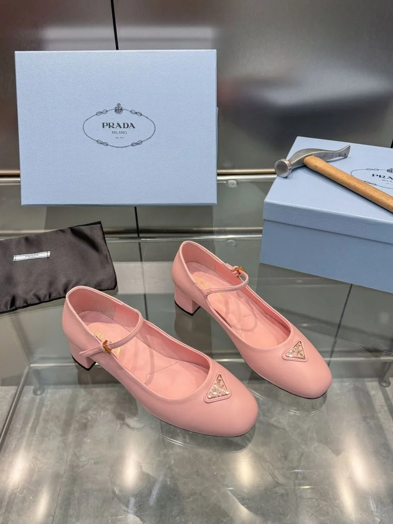 ComfortFit Prada Heeled Shoes 35153
