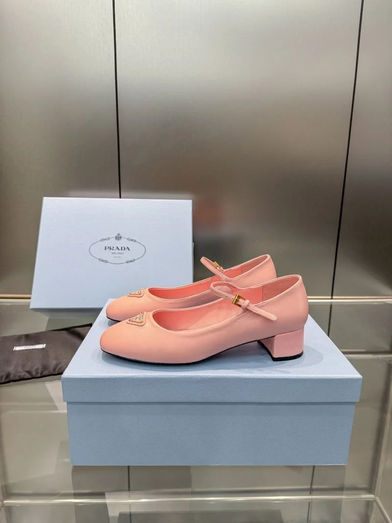 ComfortFit Prada Heeled Shoes 35153