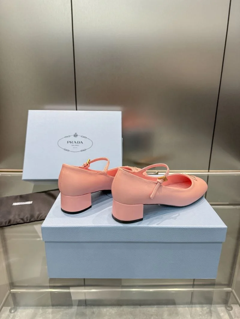 ComfortFit Prada Heeled Shoes 35153