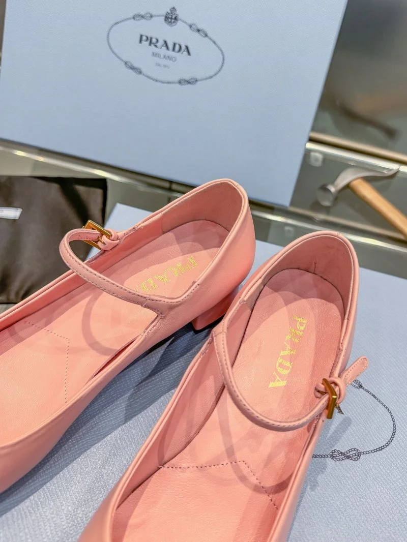 ComfortFit Prada Heeled Shoes 35153