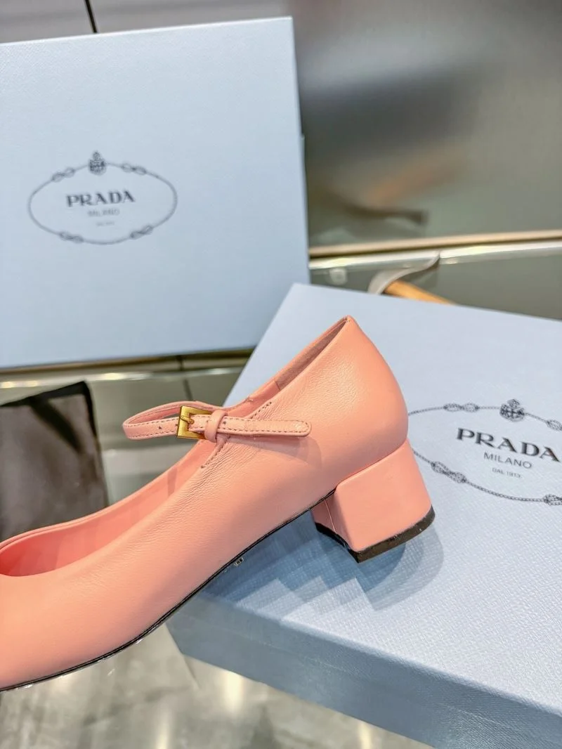 ComfortFit Prada Heeled Shoes 35153