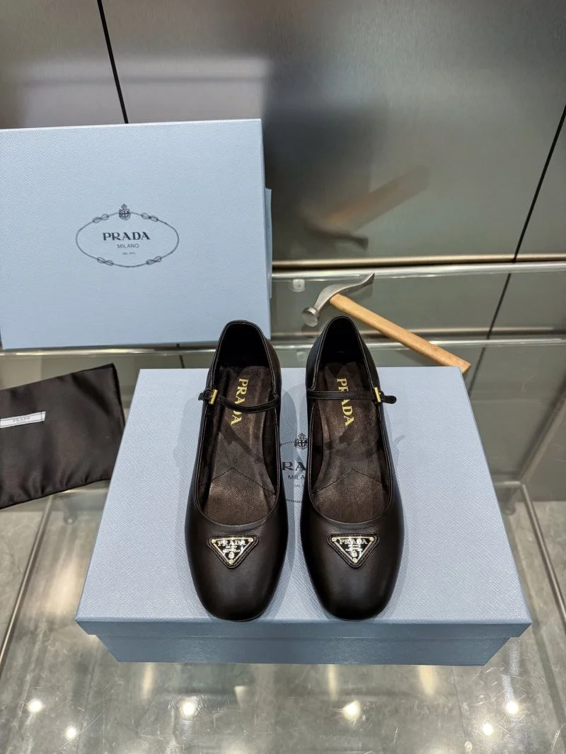Prada Heeled Shoes Durable 35171