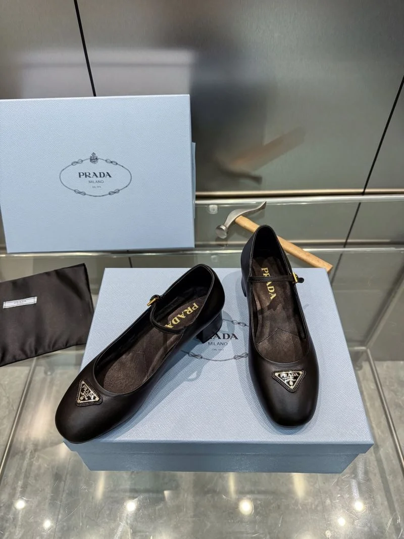 Prada Heeled Shoes Durable 35171