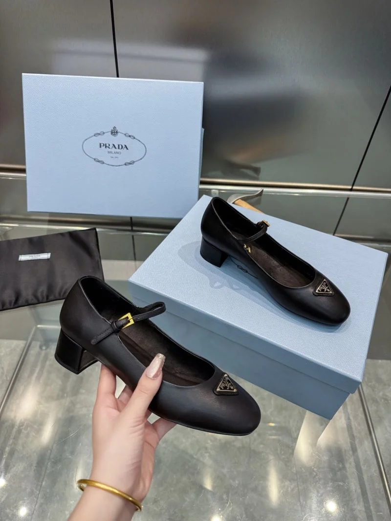 Prada Heeled Shoes Durable 35171