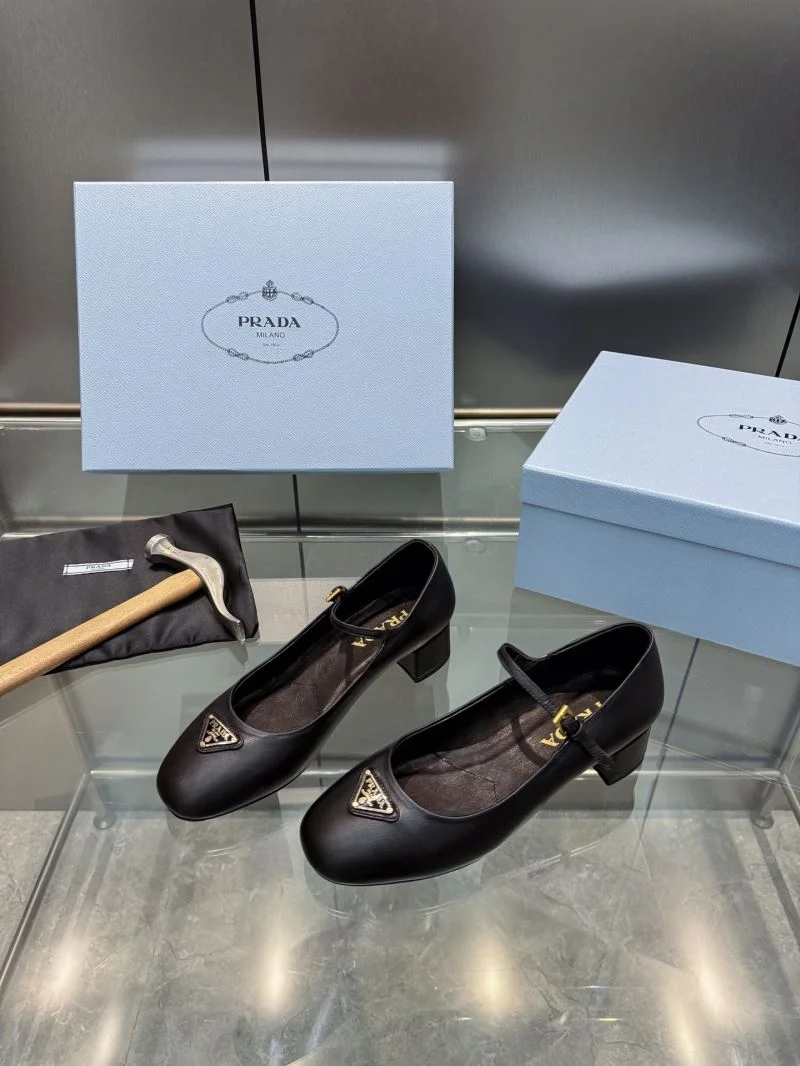 Prada Heeled Shoes Durable 35171