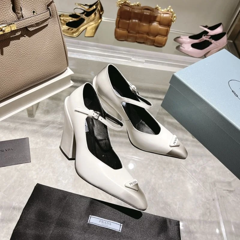 Reliable Prada Heeled Shoes 35157