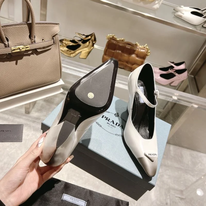 Reliable Prada Heeled Shoes 35157