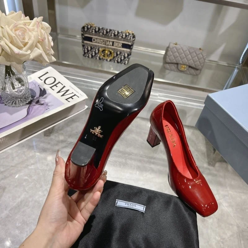 Snug Prada Heeled Shoes 35154