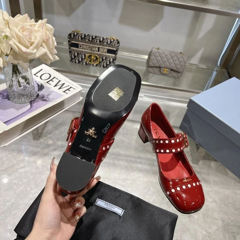 Prada Heeled Shoes Attractive 35141