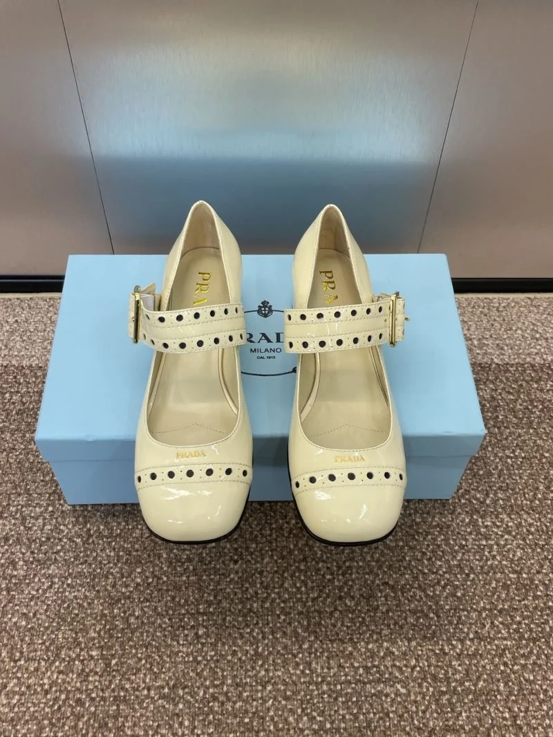 Prada Heeled Shoes Stylish 35146
