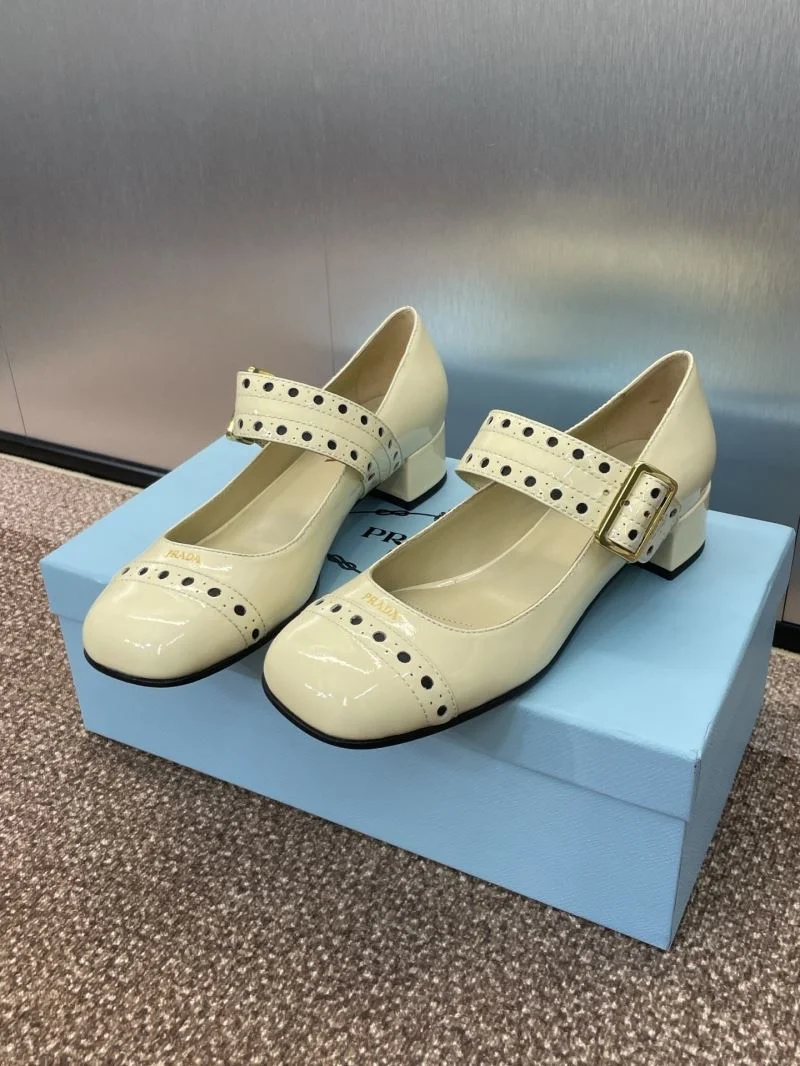 Prada Heeled Shoes Stylish 35146