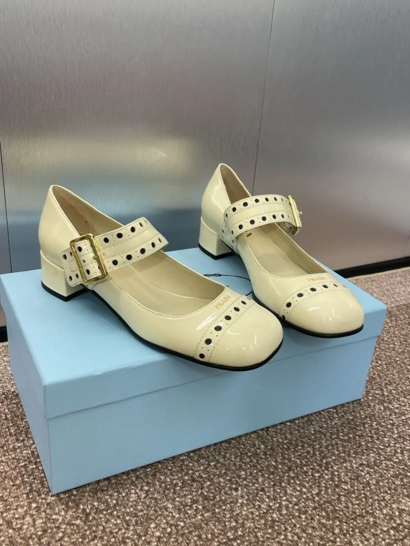 Prada Heeled Shoes Stylish 35146